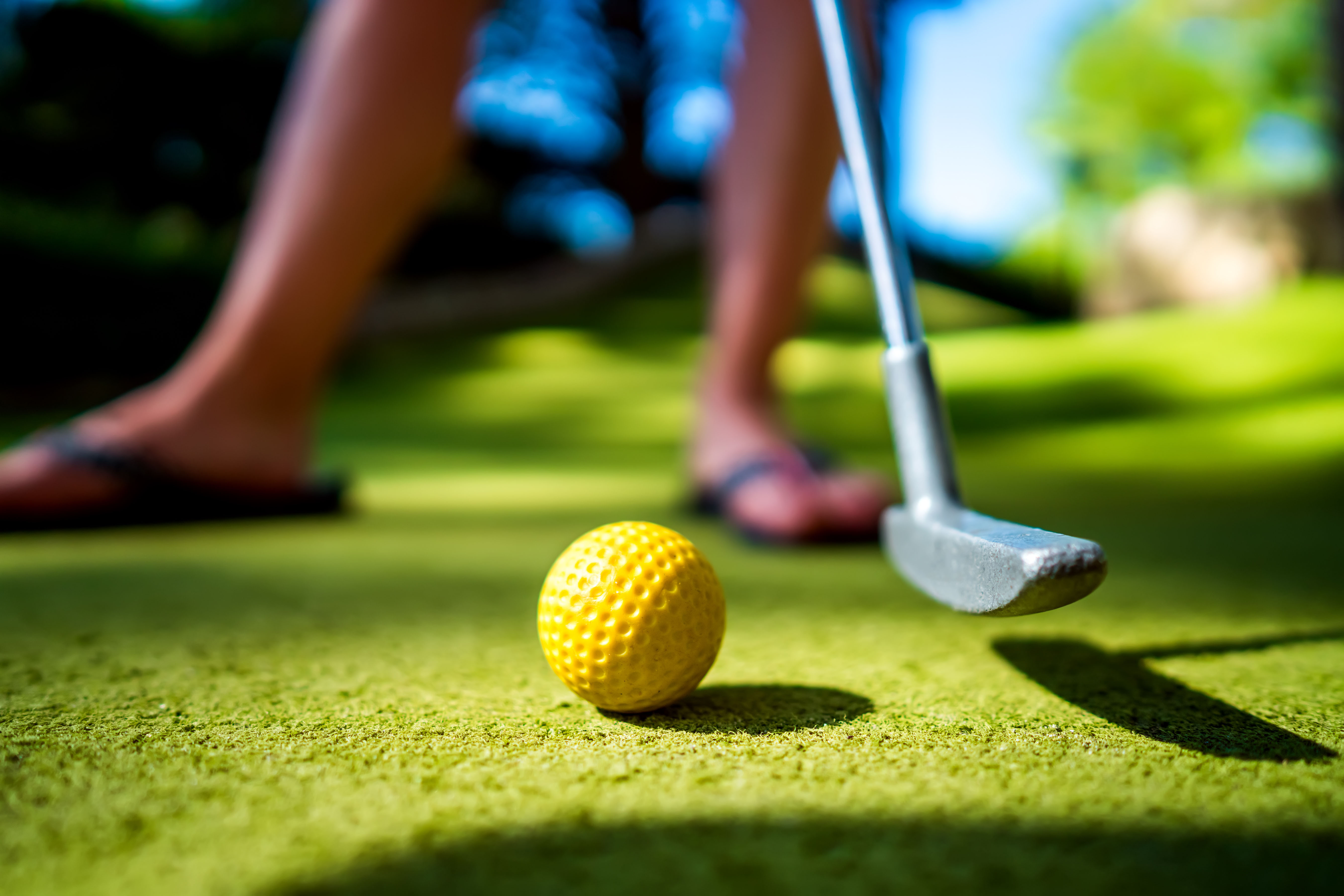 Midgetgolfbaan in Bakkeveen van Optisport, plezier voor jong en oud.