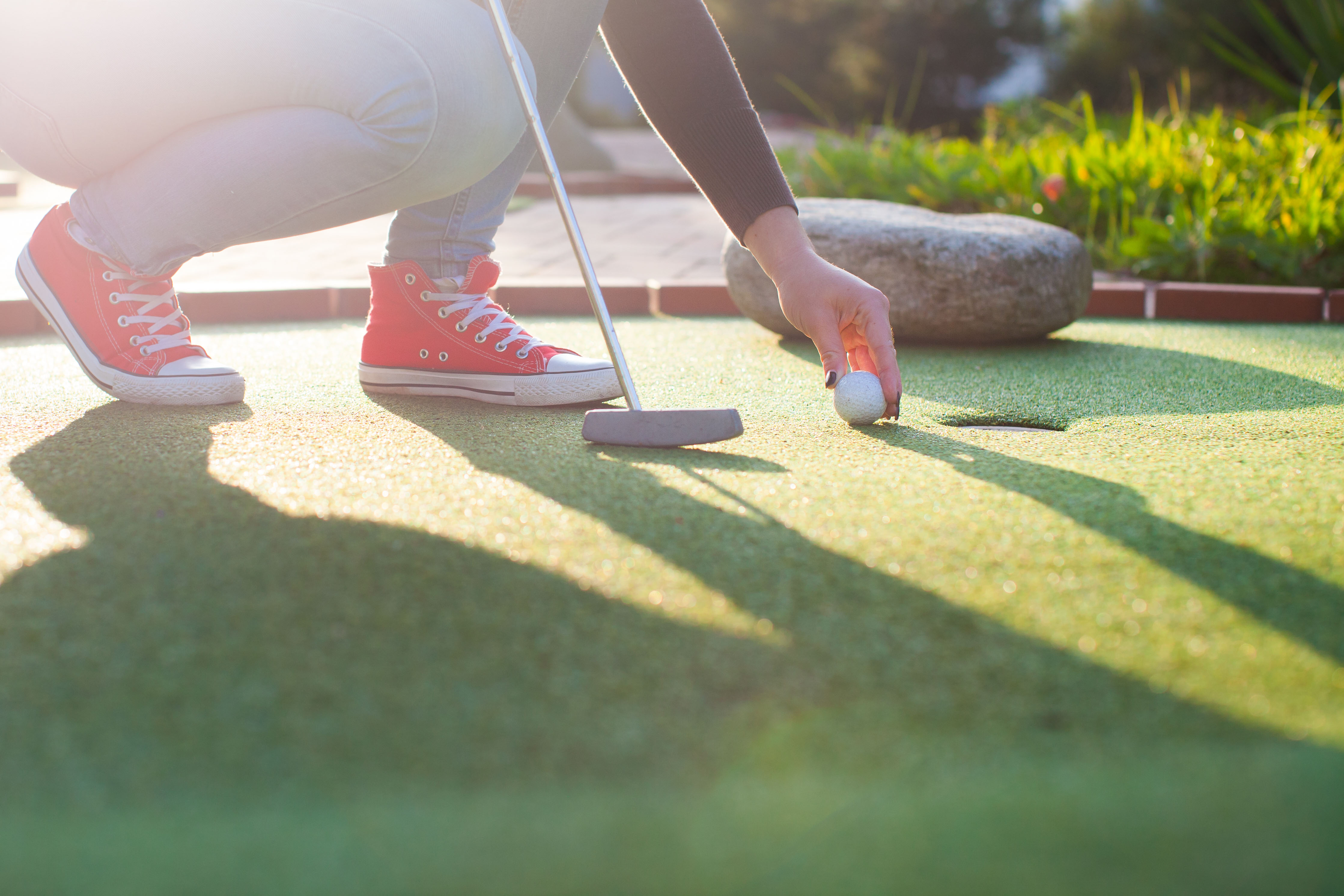 Midgetgolfbaan in Bakkeveen van Optisport, plezier voor jong en oud.