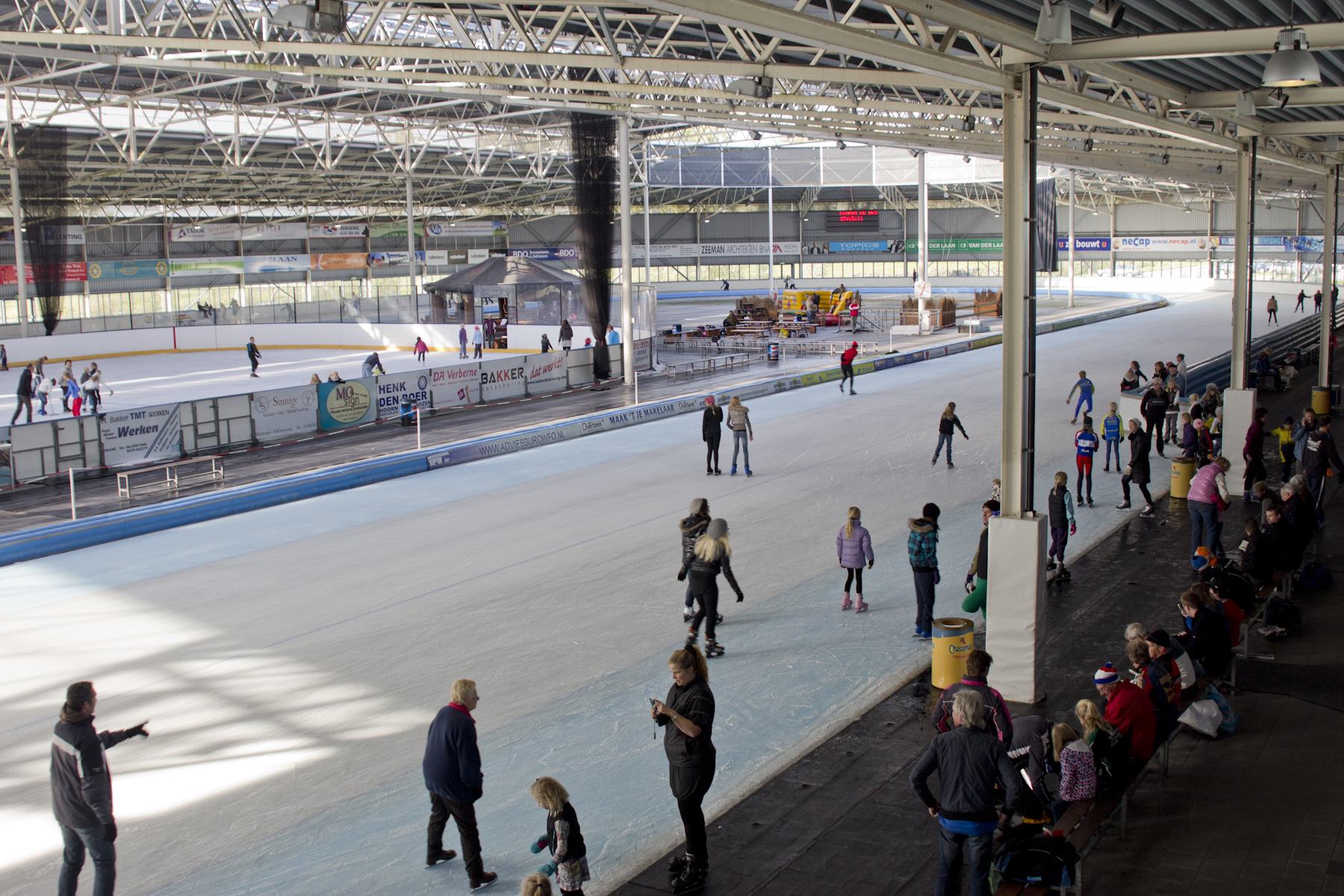 Schoolschaatsen bij Optisport