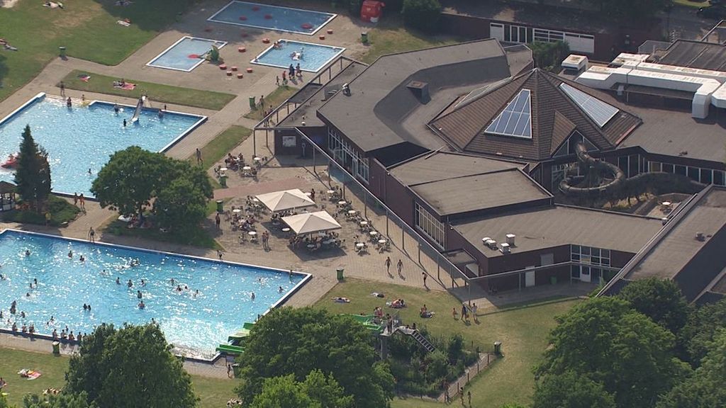 Zwembad Mosaqua van buitenaf